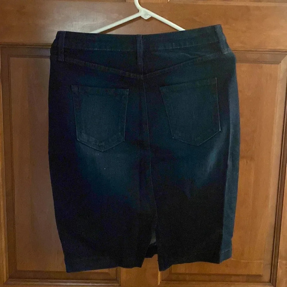 Just black brand new with tags jean skirt 21” length - Picture 2 of 2